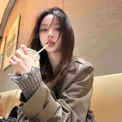一人有一点颜色 在线观看封面